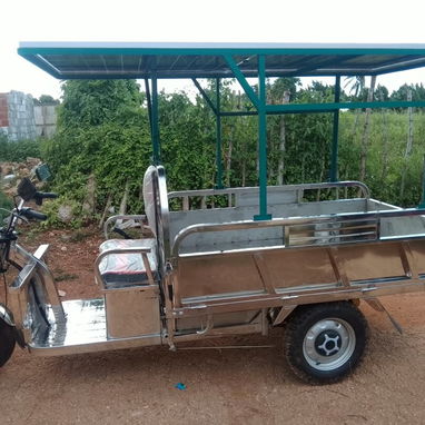 TRICICLO DE ACERO NÍQUEL CON PANEL SOLAR INCLUIDO - 2/5