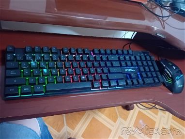 Vendo kit teclado-maus gamin con luces de uso ver fotos - Img 67523586