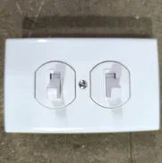 Vendo interruptor y tomacorriente doble de pared - Img 49292537
