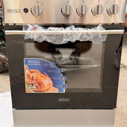 Cocina Royal con magneto y luz en el horno, de 24 pulgadas .  Con transporte incluido. - Img 55689376