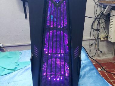 Vendo chasis Gamer con 6fanes rgb coolermaster - Img 66145631