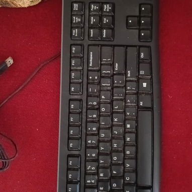 Vendí laptop Lenovo y teclado Logitech - Img 122489874