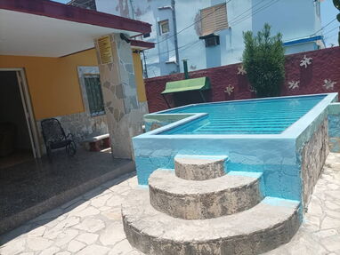 GUANABO. Se alquila  de dos dormitorios en la playa de guanabo con piscina a dos cuadras de la playa de Guanabo.54026428 - Img 42859519