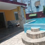 GUANABO. Se alquila  de dos dormitorios en la playa de guanabo con piscina a dos cuadras de la playa de Guanabo.54026428 - Img 42226419