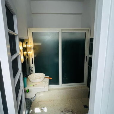 Marquetería de Aluminio y Cristal [ Puertas ,Ventanas ,Bajos de Mesetas ,Paños Fijos ,Mamparas de Baño entre otras cosas - 18/20