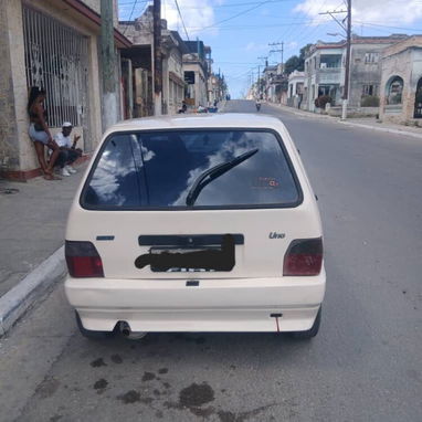 Carro bueno i familiar en muy buenas condiciones trabajando al 100 le funciona todo económico listo para la pista gracia - Img 120646507