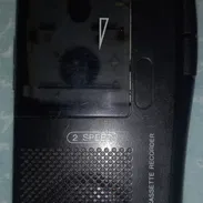 Grabadora vintage con microcasetes de uso en excelente estado. - Img 58135877