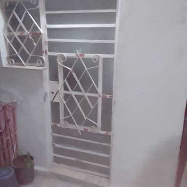 *$6500usd. En venta apartamento (1er piso interior) de un edificio en buen estado constructivo en Centro Haba - Img 121289756