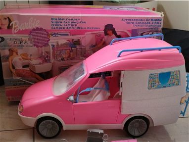 Camper de barbie 3 en 1 casita de barbie carro y lancha original Mattel com sonidos y luces es grande - Img 65602634