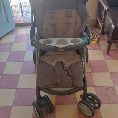 Coche unisex con sus tres posiciones de uso pero en buen estado - 3/6