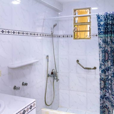 Renta lineal de casa 🏡 independiente de 2 habitaciones  con respaldo de energía. - Img 117749108