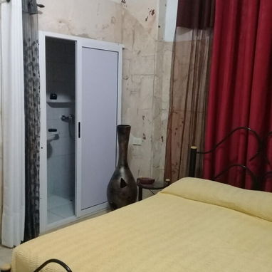 🏠 RENTA DE APARTAMENTO EN EL VEDADO CAPITALINO. PARA EXTRANJEROS ☞ ( POSEO LICENCIA DE ARRENDATARIO 📄) - Img 104636725