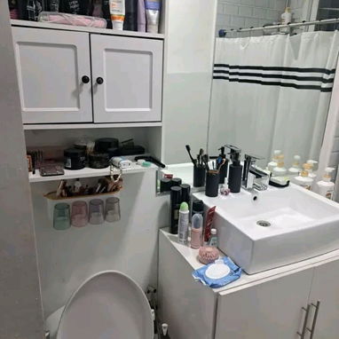 APARTAMENTO EN ALTOS 4TO PISO CERCA  DE  15 Y 17 VEDADO  🪟 CON BALCON  VISTA 🪟 AL MAR 🌊 - Img 120211904