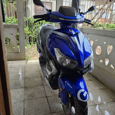 *♻️ MOTORINA VEDCA ♻️* Esta como nueva no tiene ni 1 mes d uso 45amp hace 120km *Características 📝 :* ❗Voltaje 72V. ❗ - Img 125435235