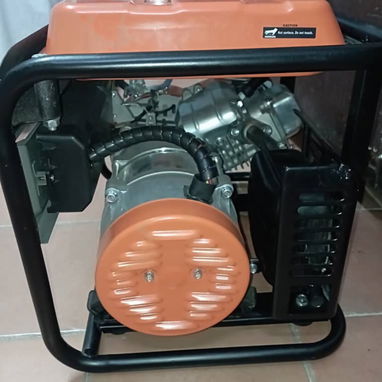 Planta eléctrica de uso pero está como Nueva - Img 116496932