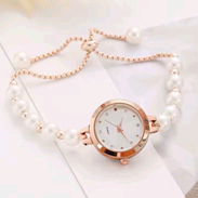 Reloj de cuarzo con perlas - Img 53704568
