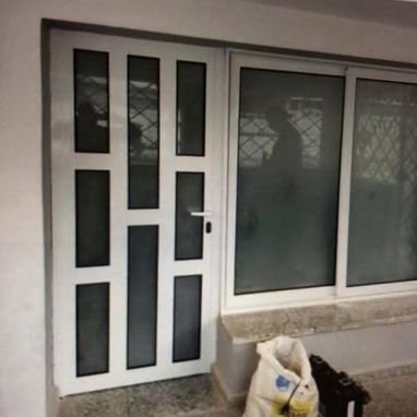 Trabajo de carpintería de aluminio y cristal - Img 127403549