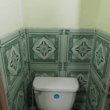Venta de apartamento en bajos Vedado con jardín 2 cuarto y 2 baños 50mil usd 53582376 - 5/9
