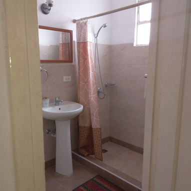 Alquiler lineal apartamento en el Vedado - Img 121417496
