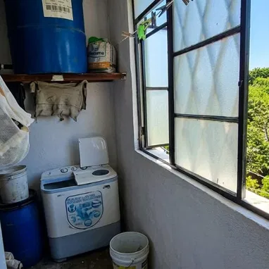 Vendo apartamento en la zona 10 de alamar x la guayabera,4to piso afectado,de 2 cuartos con todo adentro - 4/7