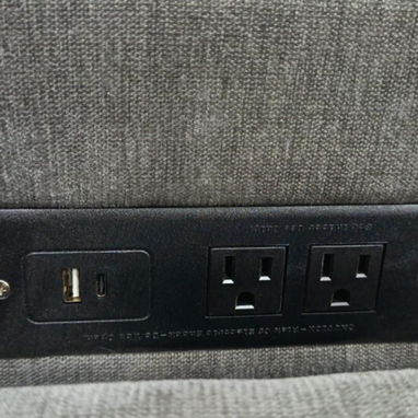 Sofá cama con porta vasos, baúl y toma corriente - 9/10