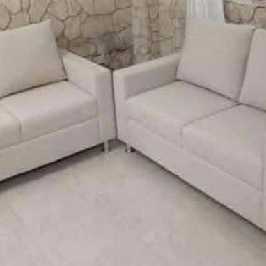 Sillones juegos de sala camas tapizadas - Img 122766279