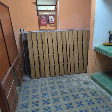 🏡 *142_ Venta de Casa en Luyanó solo la de abajo xq es una biplanta ok*  🗺*Pto.D.Ref :* A cuadras de la esquina de Toy - 8/8