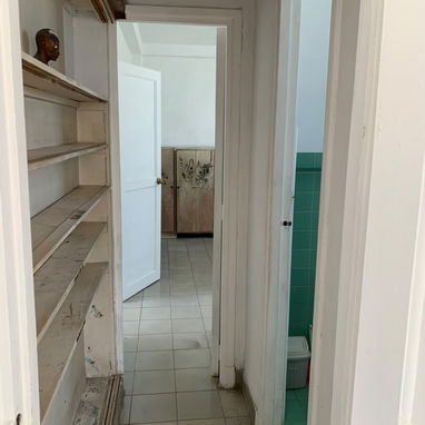 Casa en alto de un biplanta a pocos metros de 17 y 64 placa libre - 7/10