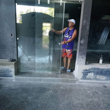 De todo en carpintería y cristal - Img 125973219