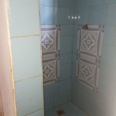 vendo apartamento ------ 💵5mil USD a 1 cuadra de 10 de octubre y Acosta... Para una pareja o persona mayor , entrada : - Img 127122121
