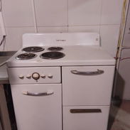 Se vende cocina eléctrica con horno. - Img 57423292