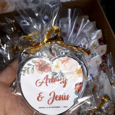 Copas y botellas y diferentes artículos personalizadas bodas y despedida de soltera - 9/10