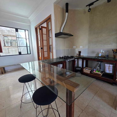 VEDADO, ZONA LETRAS, LUJO!!! APARTAMENTO DE 2 HABITACIONES Y 3 BAÑOS CON PRECIOSAS VISTAS - 4/10