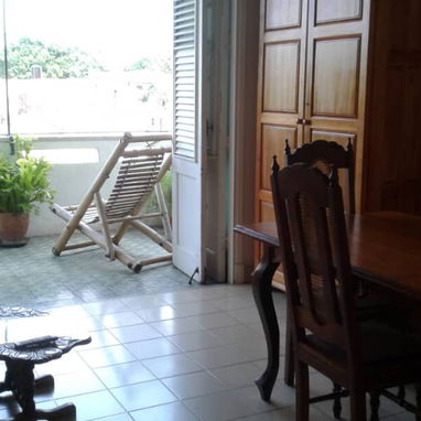 🪼 APARTAMENTO EN EL VEDADO | RENTA SEGURA EN LA HABANA | ZONA SIN APAGONES 🏡✨ - Img 121951350