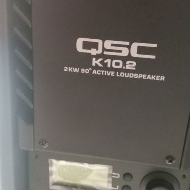 Bafle activo QSC profesional nuevo - Img 123283407