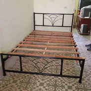 Cama camera de tubos con diseño cuadrado - Img 55038551
