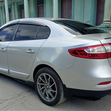 Vendo Renault Fluence del 2014 - 4/9