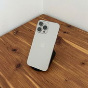 $820 usd iPhone 16 Pro Max. 256GB. Libre de fábrica. Batería al 88% • 53226526 - Img 57742791