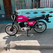 Vendo etz 250 sin detalles de nada, Motor de dueño Locura de moto de las q ya no existen Venga con su mejor mecánico la - Img 57189074