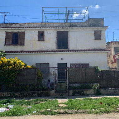 Se vende casa en Santo Suares - 9/10