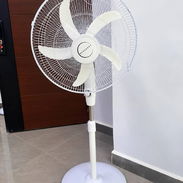 Ventilador Recargable de Pedestal 18 pulgadas Nuevos en sus cajas - Img 57705366