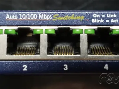 Switch de 5 puertos de la marca NETGEAR 10/100Mbps. - Img main-image-45748045