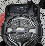 BOCINA DE 8 PULGADAS CON BLUETOOTH RECARGABLE - Img 49868108
