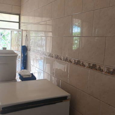 Venta casa placa libre y patio 2 cuartos Playa 25mil 53582376 - Img 118123556