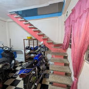 ‼️‼️‼️GANGA REBAJA DE PRECIO‼️‼️‼️ Vendo apartamento interior de 3 plantas pero quedó de frente a la calle en 10 de o - Img 56099332