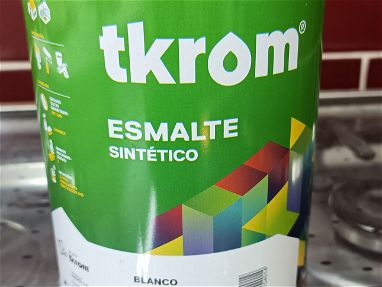 Pintura de esmalte Tkrom de 4 litros y 900 ML. - Img main-image
