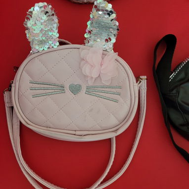 Carteras y gafas para niñas - Img 123262123