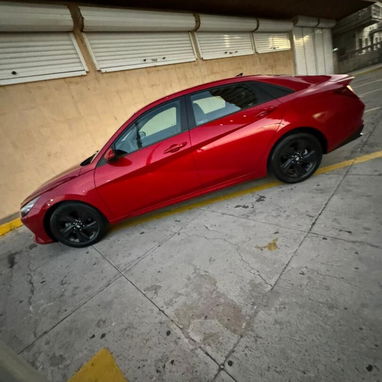 Vendo un buceo, Hyundai Elantra, 2022 con 25,000 millas. Carro automatico importado - Img 117451459
