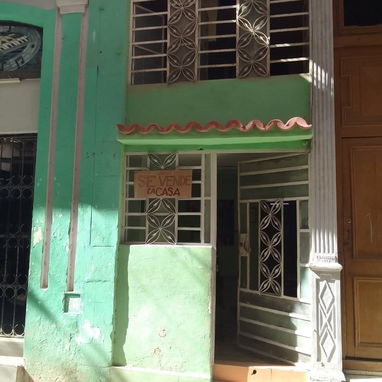 🏠✨ ¡Gran Oportunidad en Centro Habana! ✨🏠 - Img 118697776