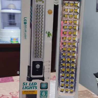 Lámpara recargable solar y de corriente - 2/2